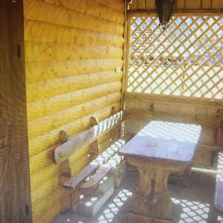 хатинка 3* Γιαρέμτσε