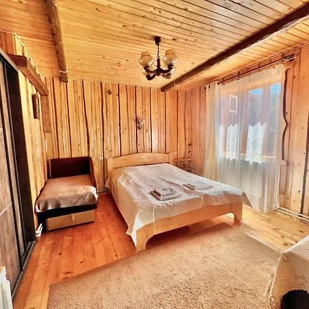 хатинка 3* Γιαρέμτσε